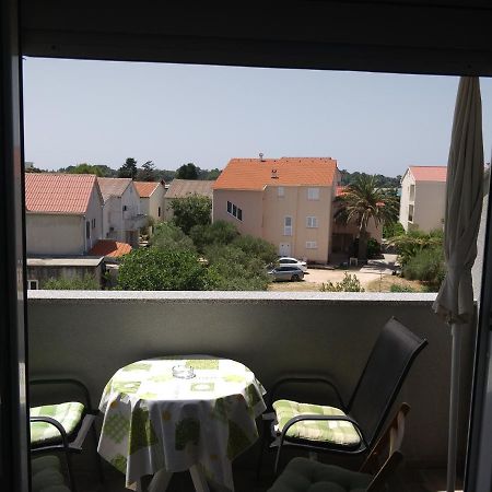 Apartments Booky Новаля Екстериор снимка