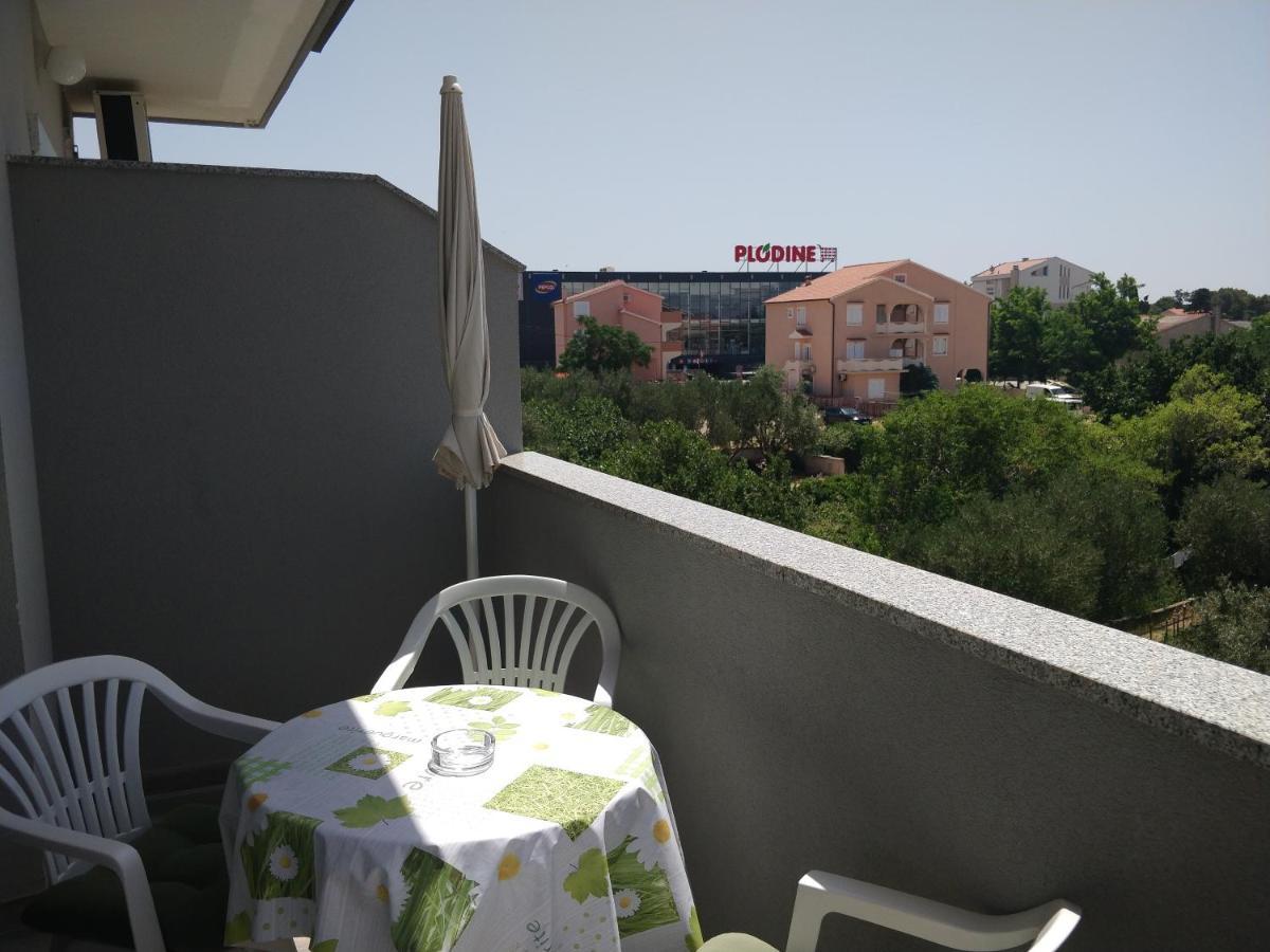 Apartments Booky Новаля Екстериор снимка