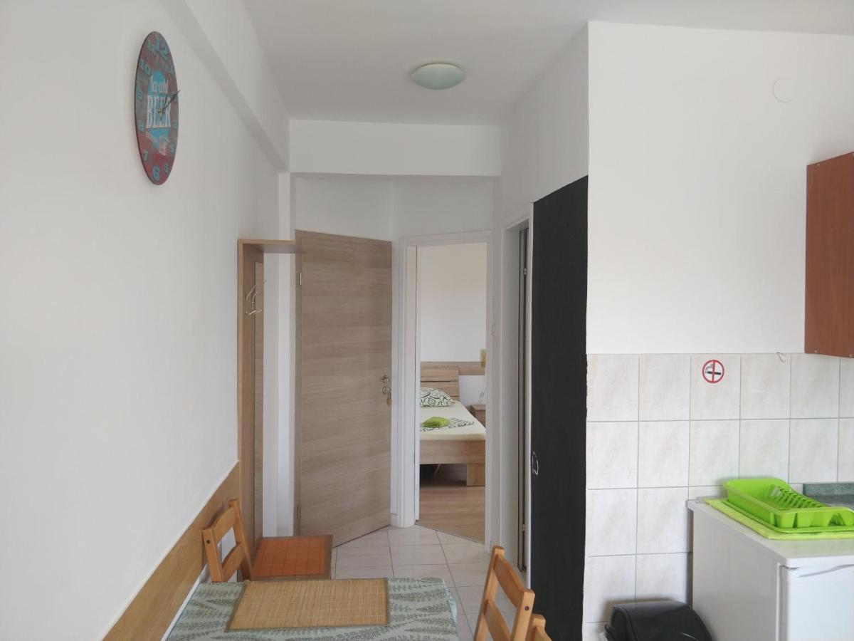 Apartments Booky Новаля Екстериор снимка