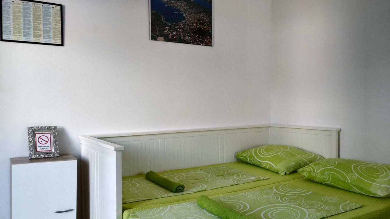 Apartments Booky Новаля Екстериор снимка