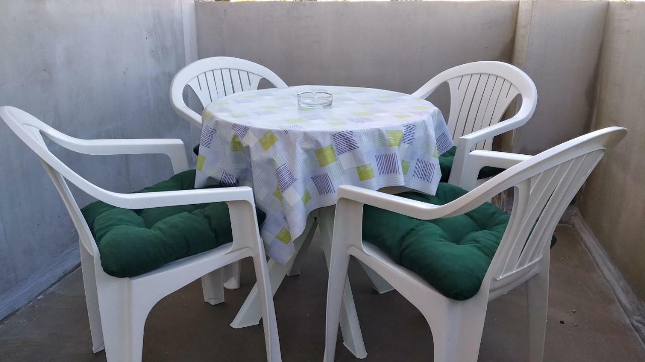 Apartments Booky Новаля Екстериор снимка